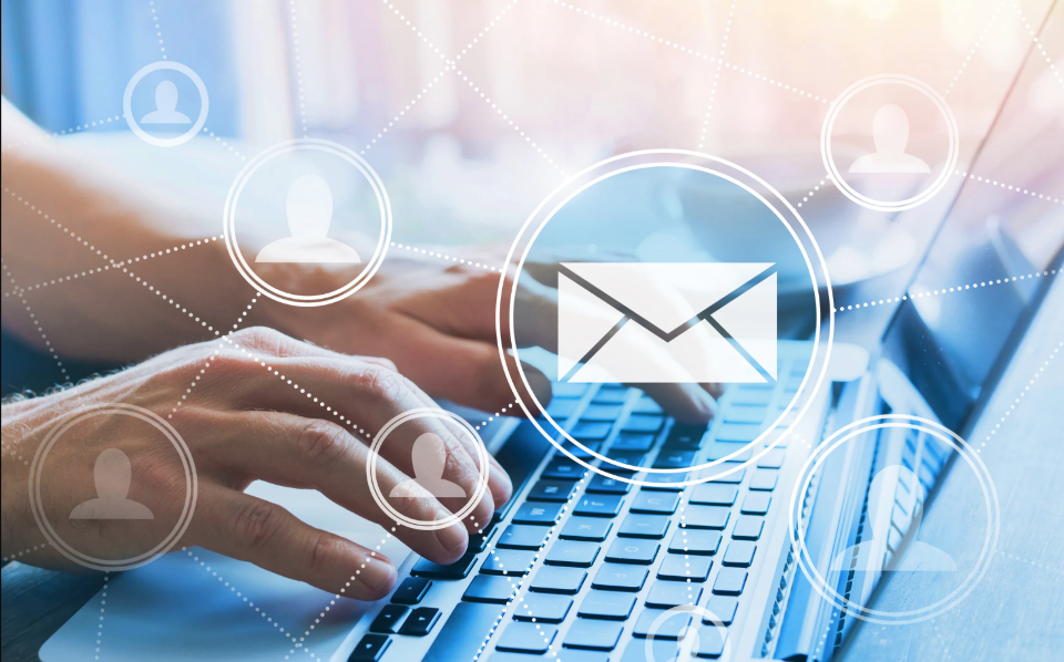 Gửi email cảm ơn và xin đánh giá của khách hàng