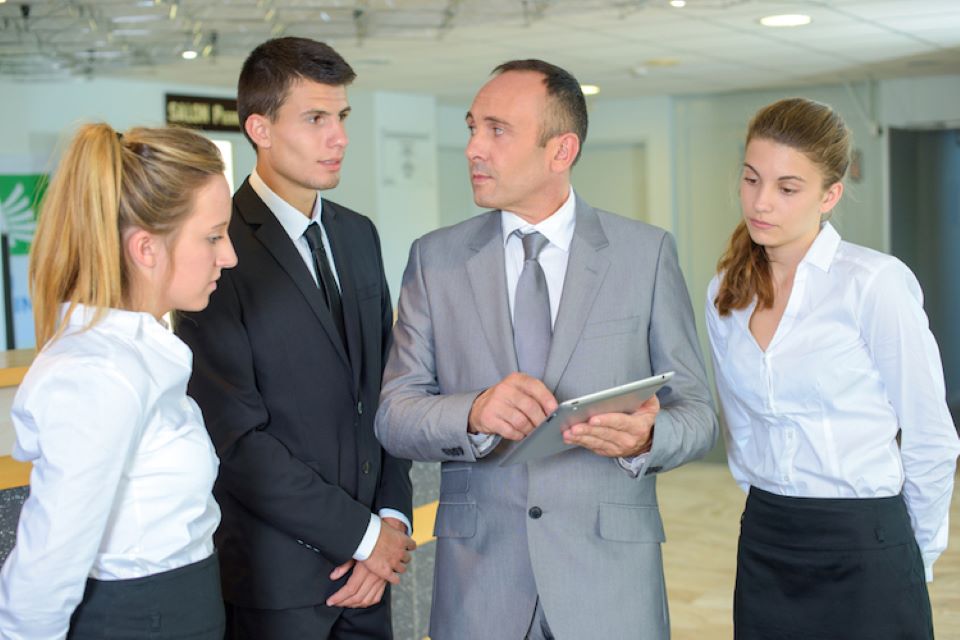 Giám sát công việc của nhân viên