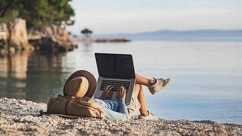 Sau Covid, nhiều khách chọn vừa đi du lịch vừa làm việc 