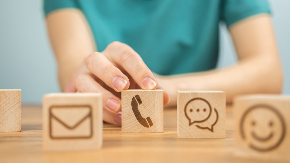 lien-he-khach-hang-cu-chia-khoa-vang-tang-doanh-thu-va-xay-dung-thuong-hieu-khach-san-ben-vung-1 Email Marketing là một kênh liên hệ lại với khách hàng cũ một cách hiệu quả
